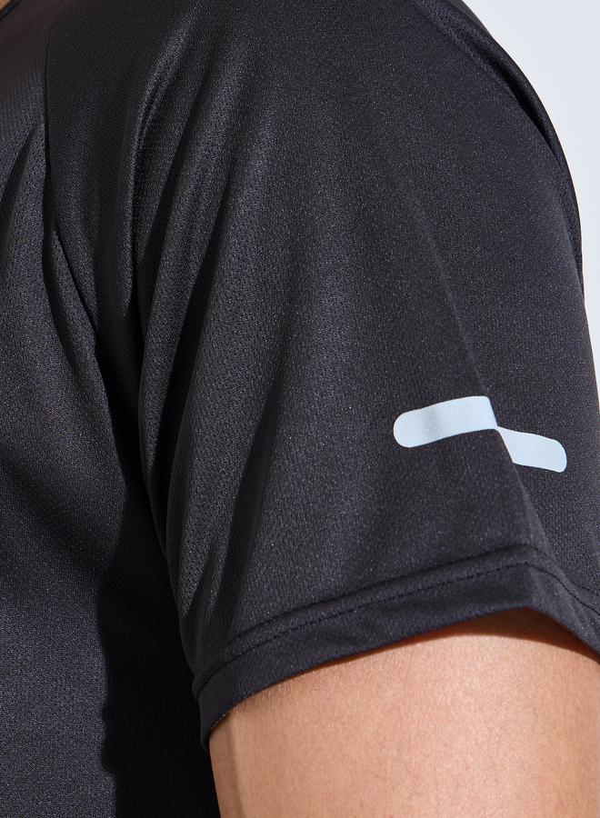 Styli Active Black Solid Raglan Sleeve Running T-Shirt - Image 3