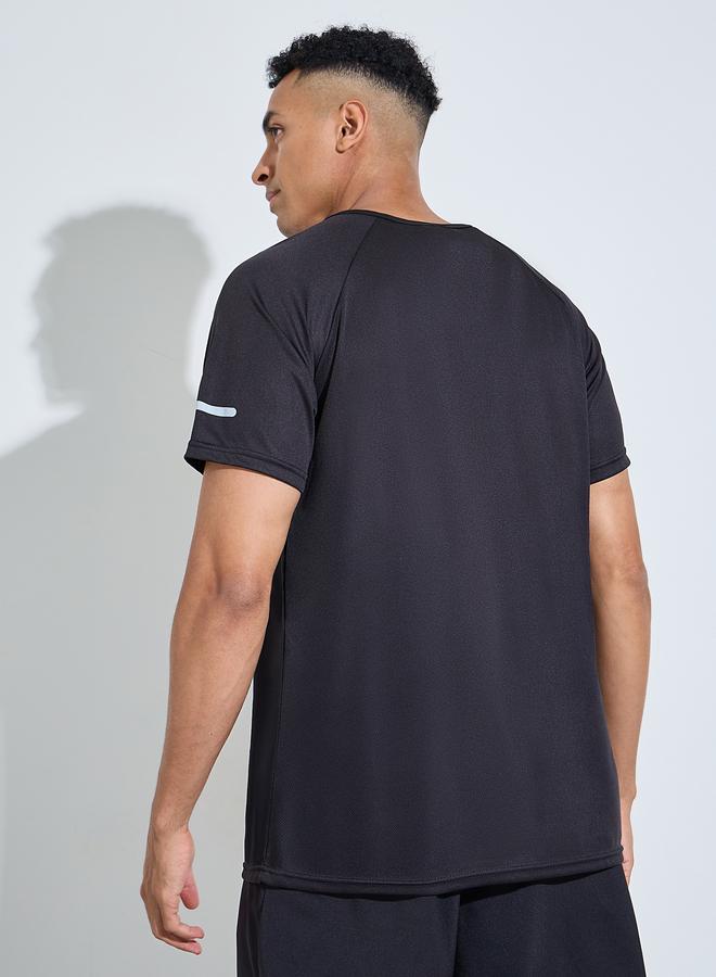 Styli Active Black Solid Raglan Sleeve Running T-Shirt - Image 4