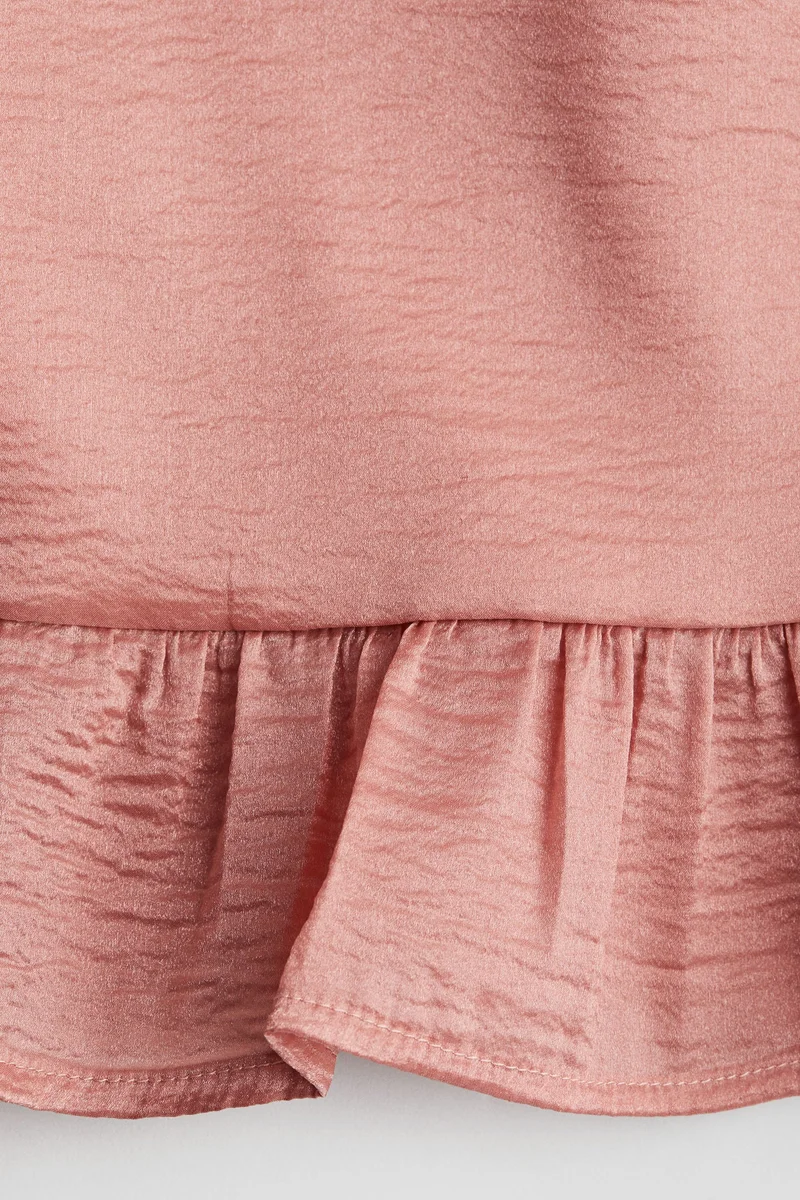 اتش اند ام بلوزة بحافة بيبلوم