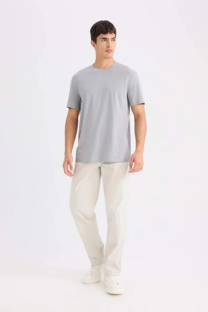 ديفاكتو New Regular Fit Crew Neck Short Sleeve T-Shirt