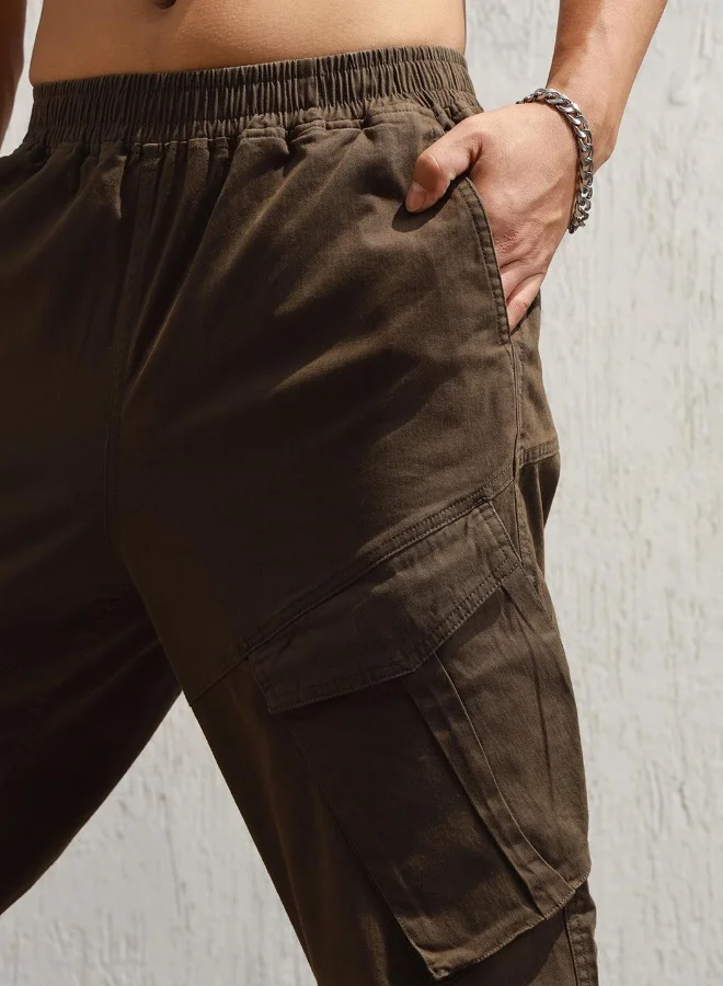 Hubberholme Men's Dark Olive Cotton Blend Solid Pattern Full Length Cargo Relaxed Trouser
