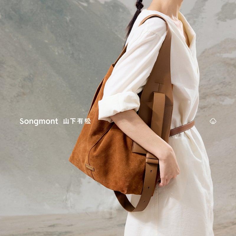 Lightweight Green Tote Bag, Easy Carry and Storage Format - Image 1