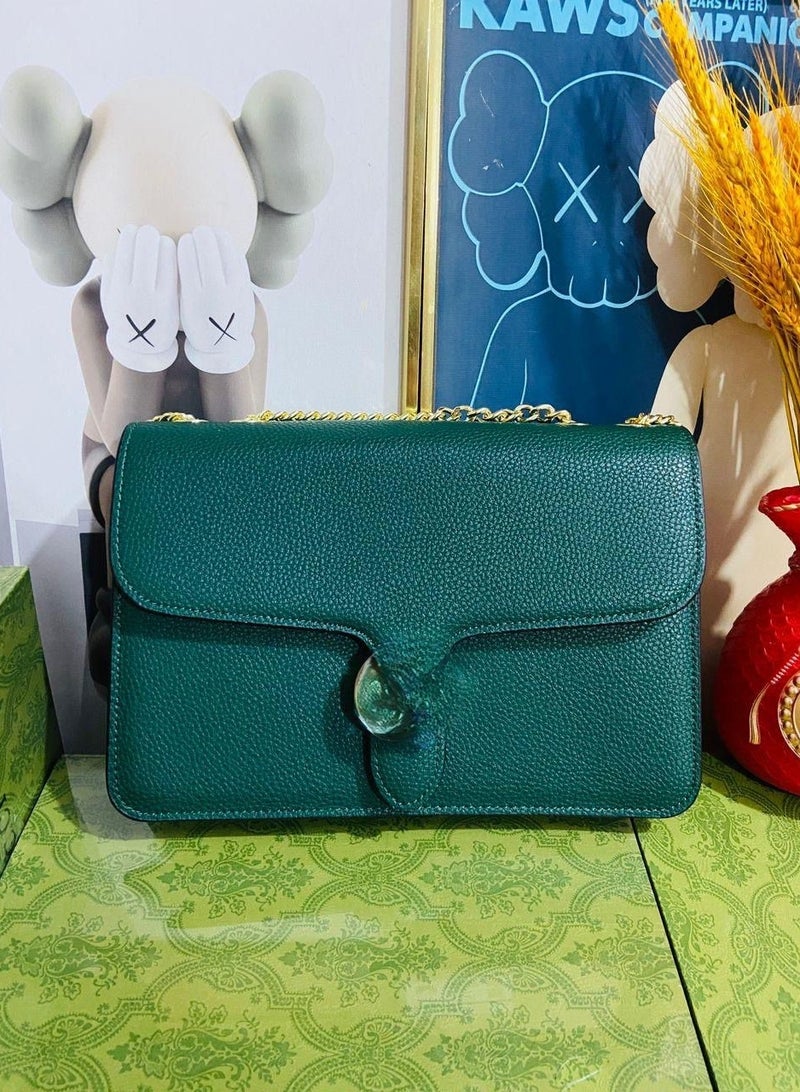 A Sophisticated Crossbody Bag 