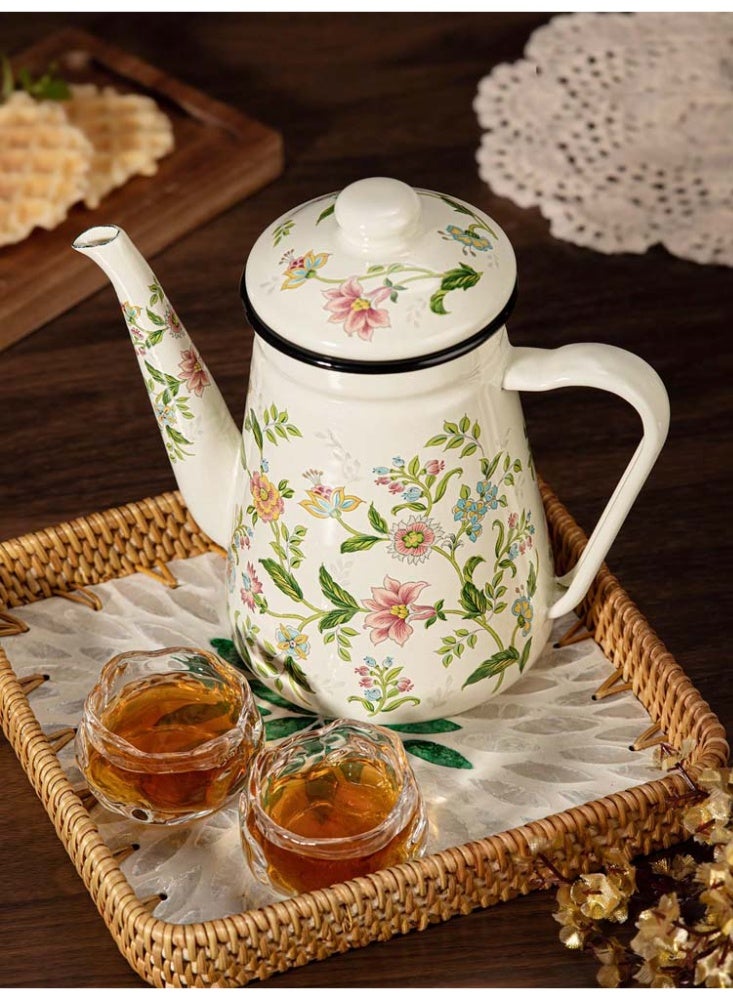 إبريق قهوة مطلي بالمينا بنقشة زهور بسعة 1.1 لتر – غلاية فولاذية سميكة بطبقة مينا مع فوهة طويلة ومقبض مقاوم للحرارة، بتصميم تقليدي بالألوان الأحمر والأزرق، مناسب لتحضير القهوة والشاي والماء، يعمل على مواقد الحث والغاز، أداة مطبخ أنيقة - Image 2