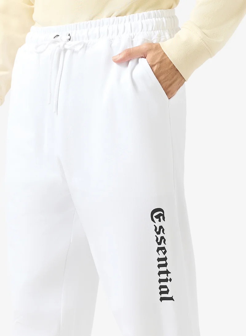 سفنتي فايف بنطلون رياضي واسع بطبعة نصية