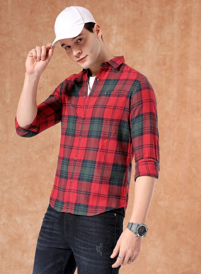 The Indian Garage Co Men Slim Fit Checkered Full Sleeves Cutaway Collar Casual Shirt
