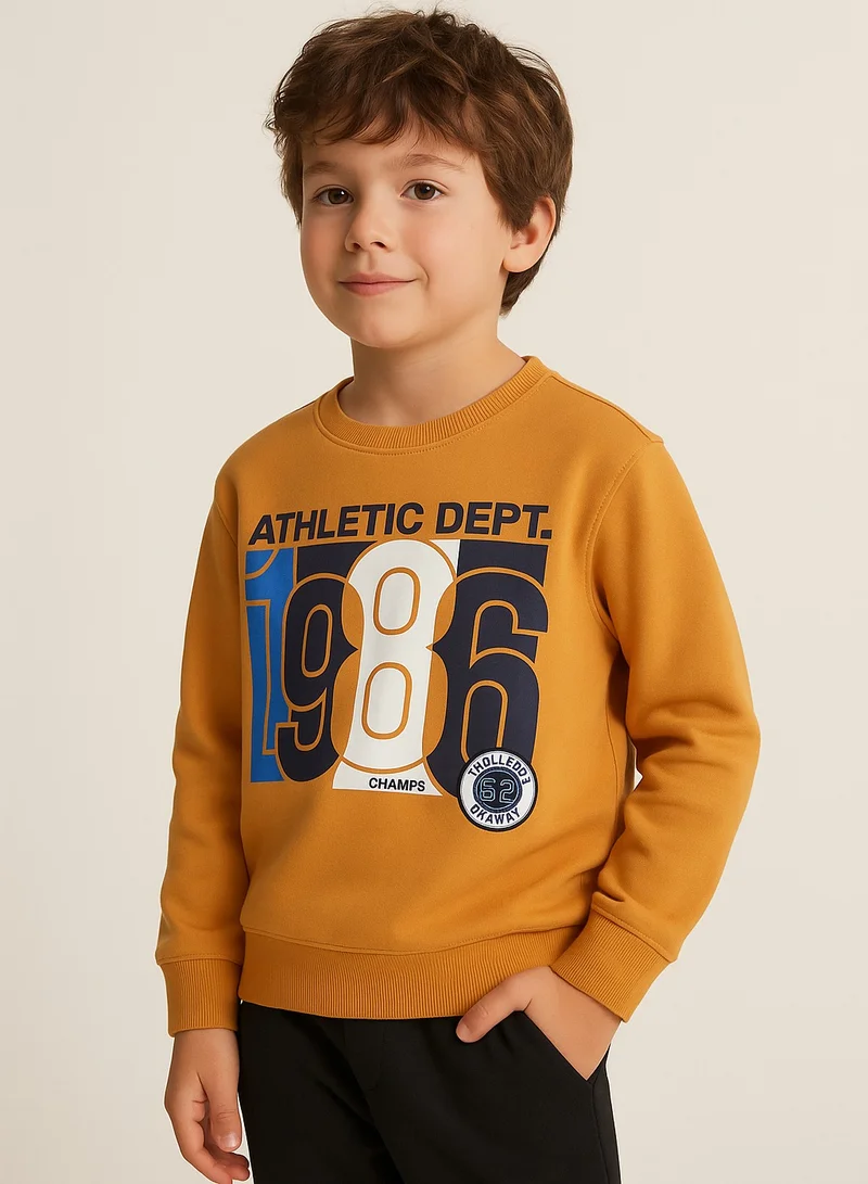 فكتور اند جين سويت شيرت برسومات قسم الرياضة  للأولاد بلون أصفر خردلي