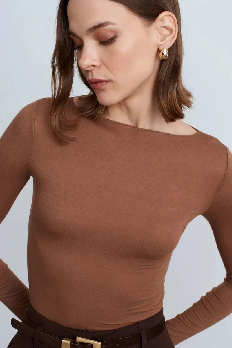 ديلفين DILVIN Slim Fit Boat Neck Long Sleeve Knit Blouse