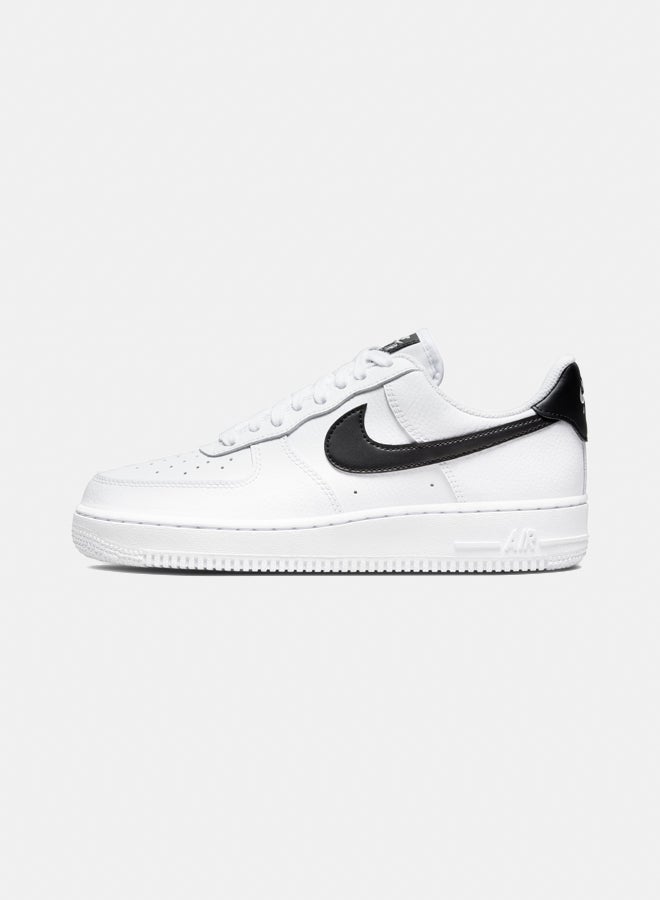 Nike نساء إير فورس 1 '07 ريك  - Image 2