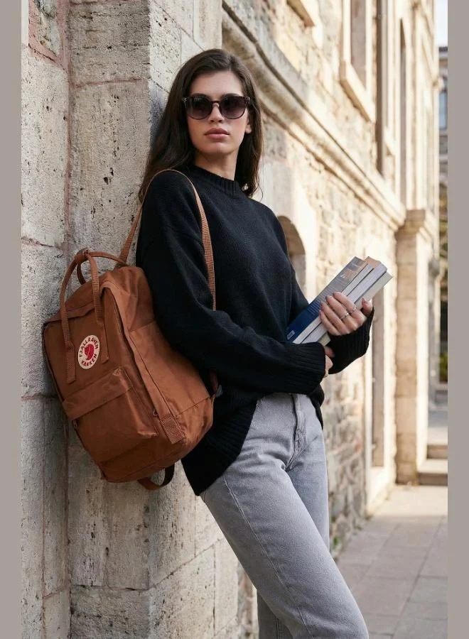 ليلا كنزة نسائية أساسية بياقة دائرية بقصة عادية من ليلا