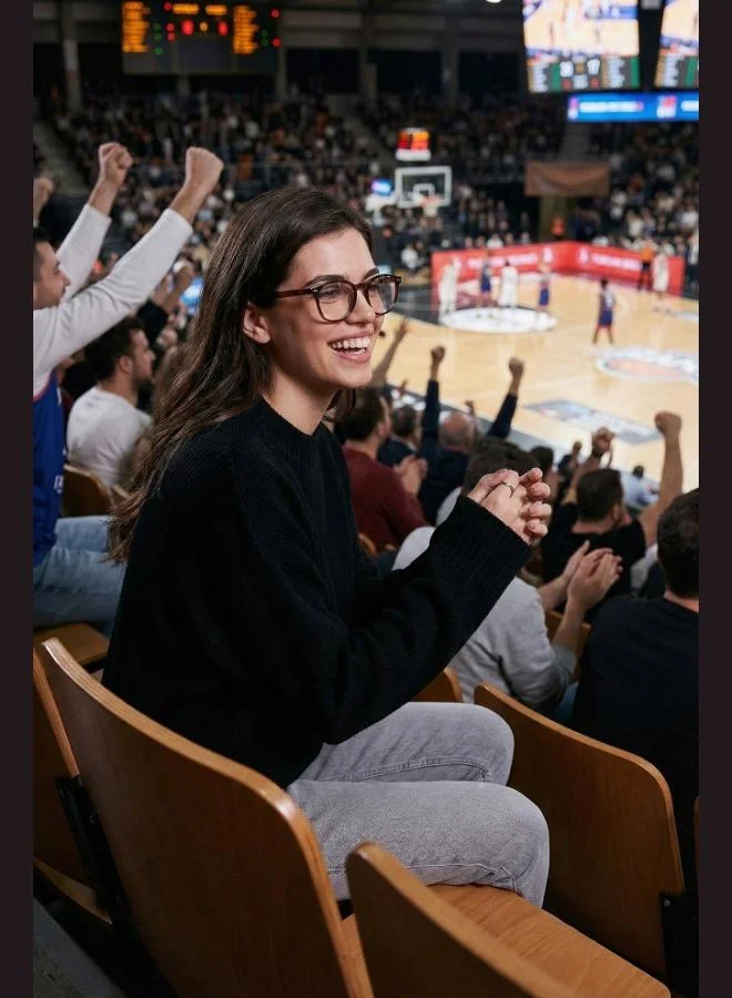 ليلا كنزة نسائية أساسية بياقة دائرية بقصة عادية من ليلا