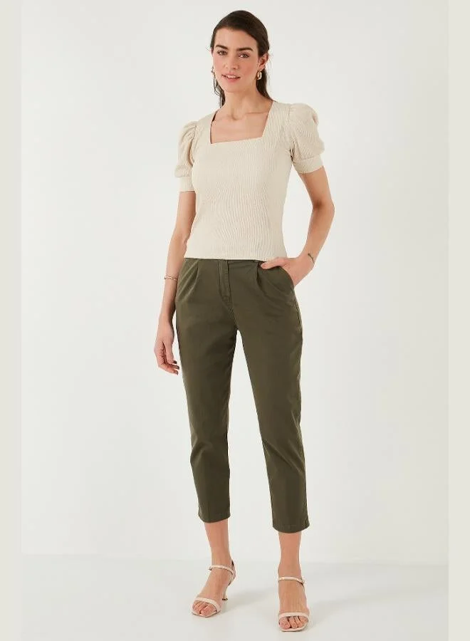 ليلا بلوزة نسائية برقبة مربعة بتفاصيل أكمام ليلا