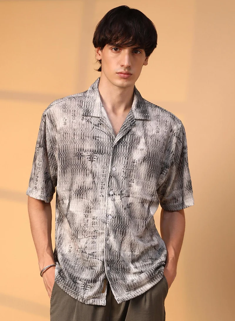 Campus Sutra Campus Sutra Men's Charcoal Black & Ivory White Faded Woven Oversized Shirt For Casual Wear | Cuban Collar | Short Sleeve | Button Closure | Oversized Shirt Crafted With Comfort Fit For Everyday Wear
