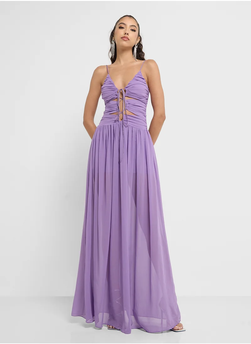 جينجر Front Cutout Detail Pleated Maxi Dress