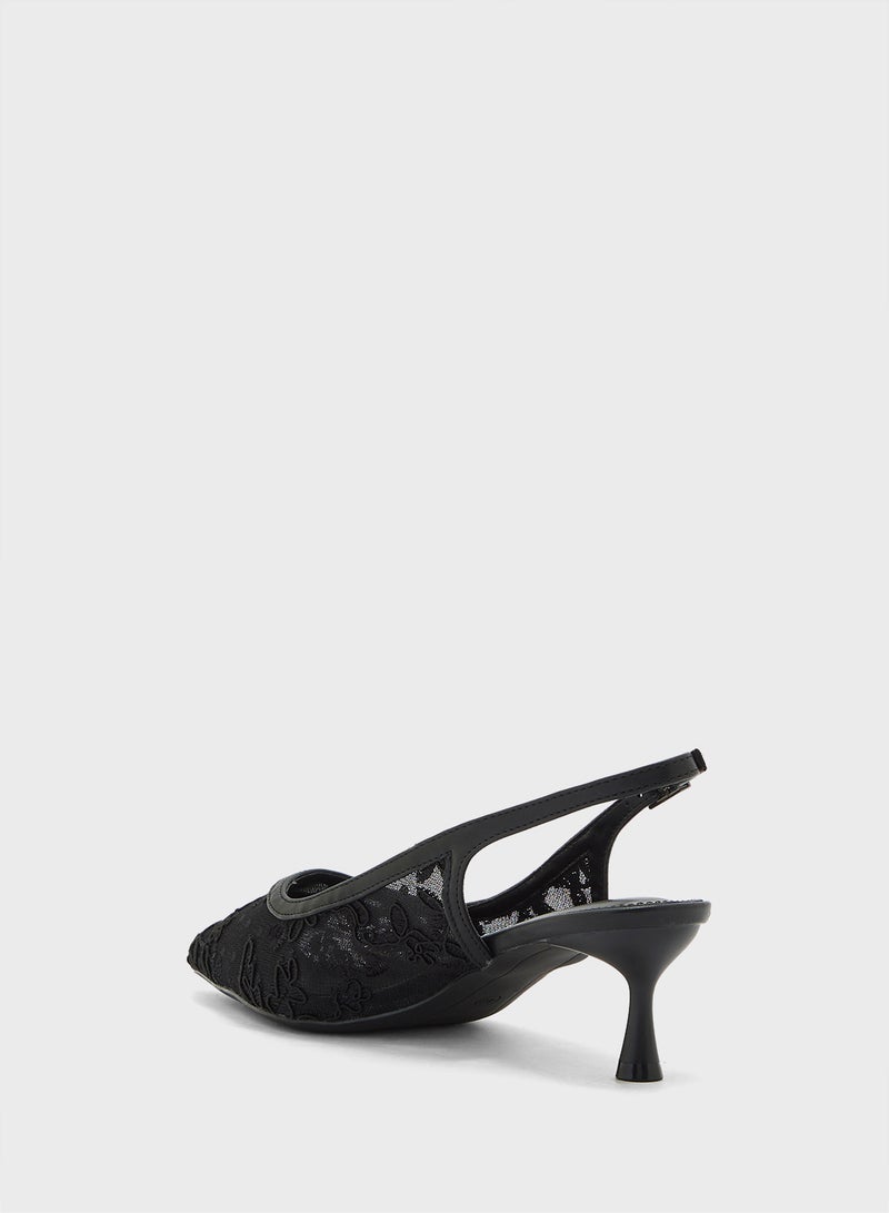 ايلا حذاء بكعب مدبب مزين بالدانتيل المطرز - Image 3
