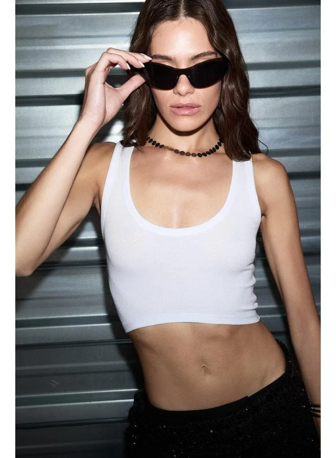 GRIMELANGE HANKAN Women's Soft and Stretchy Fabric Organic Cotton Crop White Tank Top.