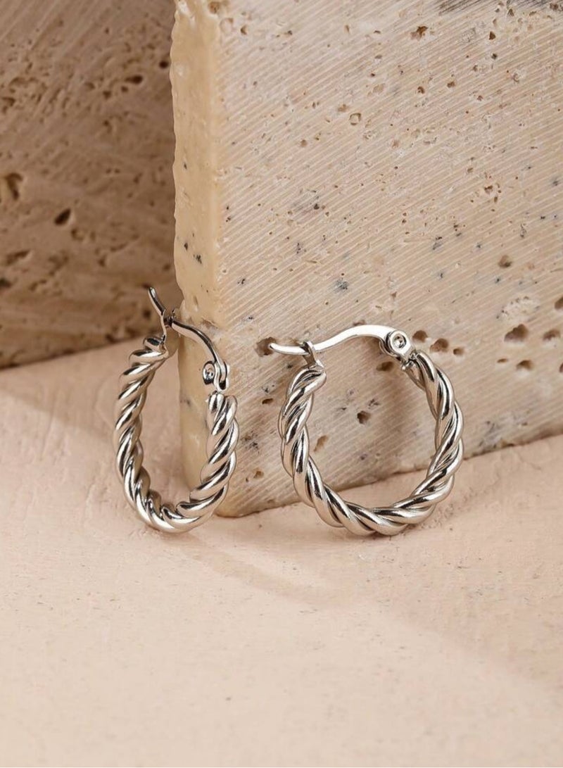 إيكوال حلق اذن نسائي دائري من الاستانلس ستيل أنيق وعالي الجودة باللون الفضي - Image 1