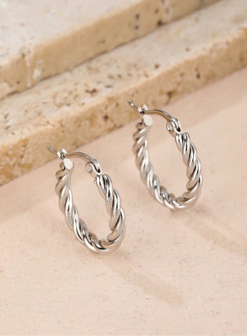 إيكوال حلق اذن نسائي دائري من الاستانلس ستيل أنيق وعالي الجودة باللون الفضي - Image 3