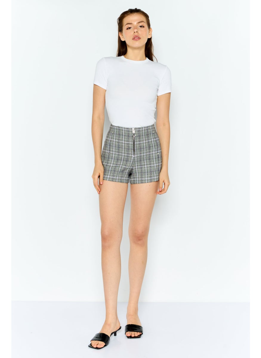 ONLY Women Textured Pull On Basic Short, Black  - Image 3