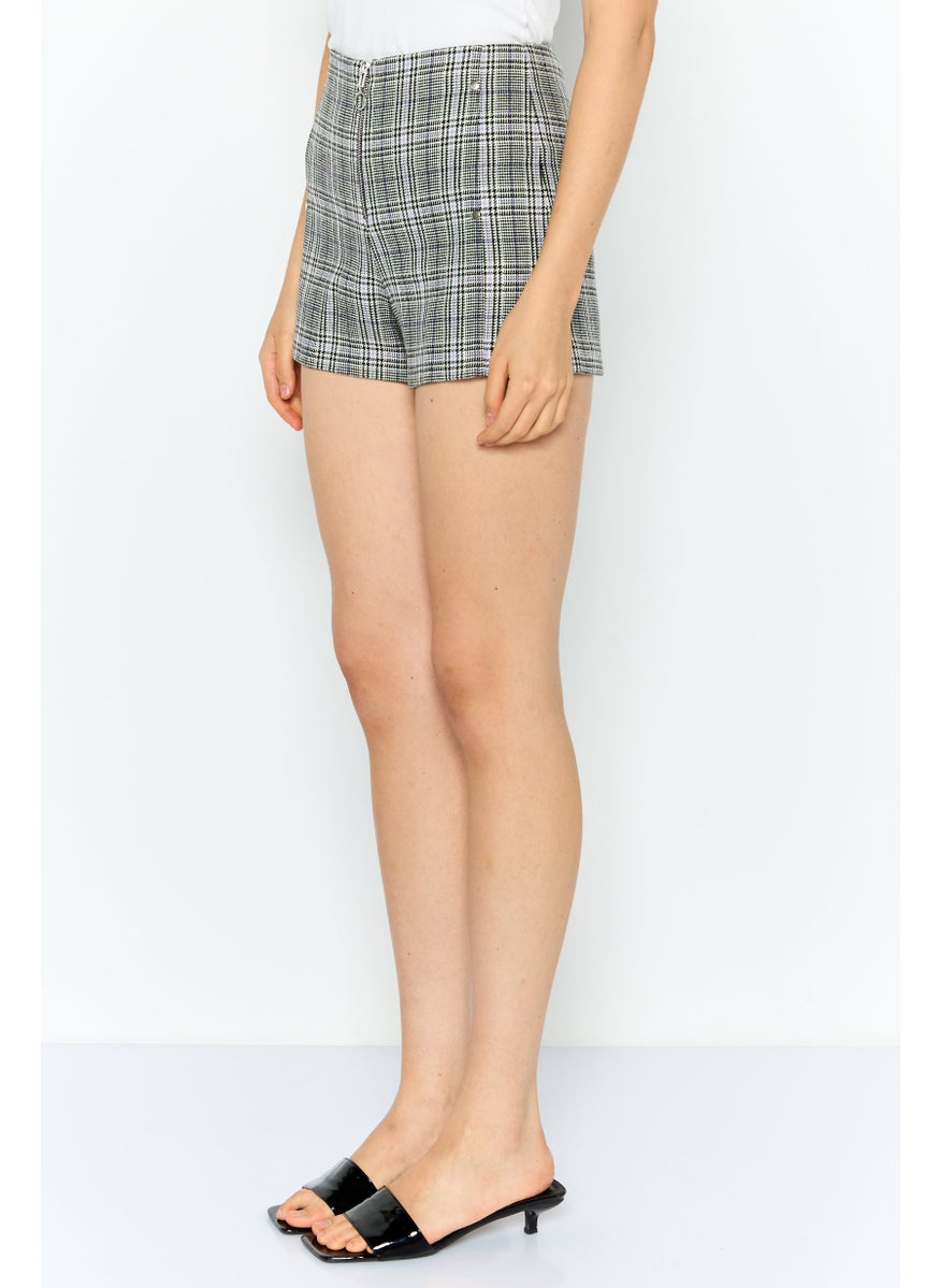 ONLY Women Textured Pull On Basic Short, Black  - Image 4