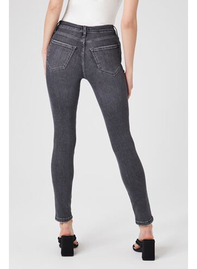 FOREVER 21 Stone Wash Skinny Jeans - Image 3