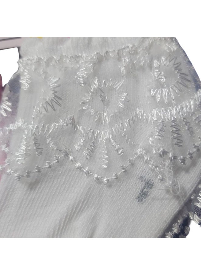 Baby girl's lace ruffle sock set for newborns, 3 pieces - Image 4