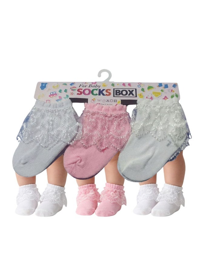 Baby girl's lace ruffle sock set for newborns, 3 pieces - Image 3