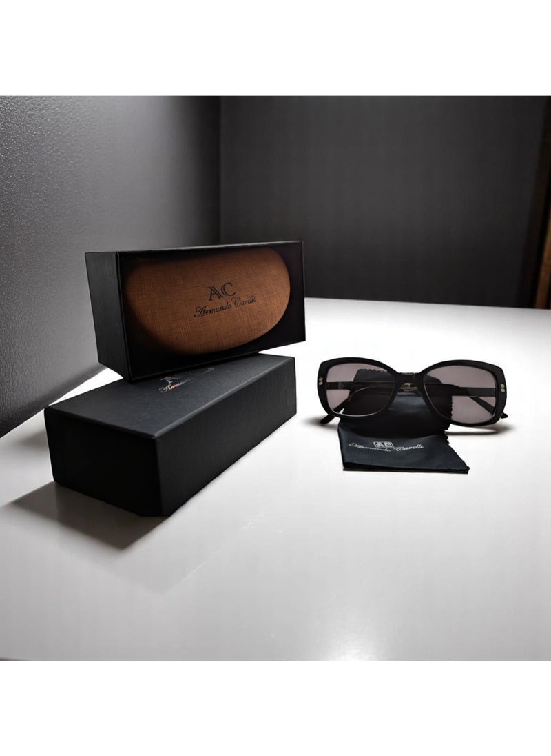 Authentic Armando Cavelli sunglasses, crafted from carefully selected premium acetate for a luxurious look and longevity with extensive use. This model combines modernity and classic style, with a raw black acetate front and gunmetal -plated metal temples to complete your luxury look. Comes with premium polymer lenses offer UV400 protection in gradient grey