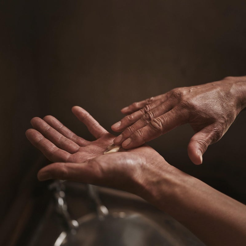 Aesop Reverence Aromatique Hand Balm | Rich, Skin-Softening Balm For Sustained Hydration with Emollient Ingredients | Vegan and Cruelty-Free | 16.9 oz - Image 4