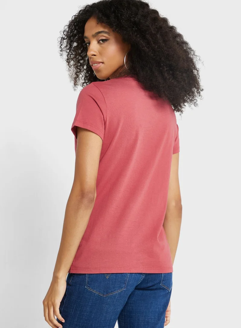 Levi's Round Neck Logo T-Shirt
