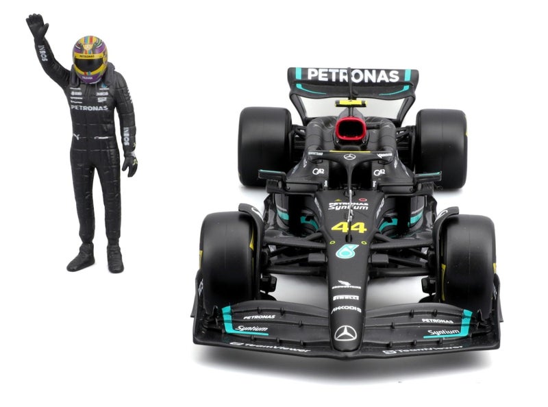 Bburago - 1/24 Scale Model Compatible With Mercedes-AMG Petronas F1 E Performance W14# 44 Compatible With Lewis Hamilton 2023 With Pilot Figure, Black - Image 3