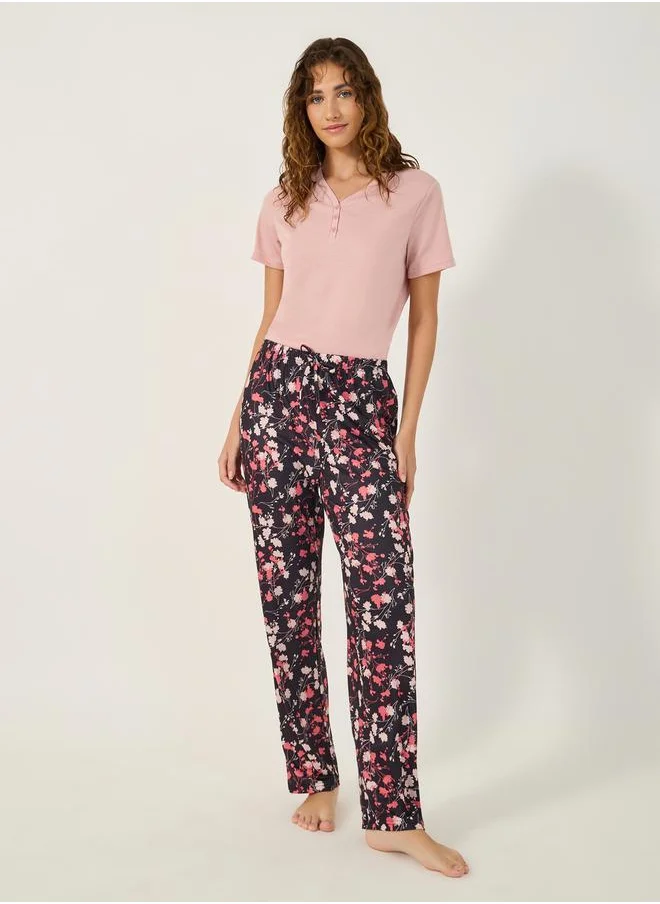 ستايلي Solid Button Placket T-Shirt and Floral Print Pyjama Pants Set