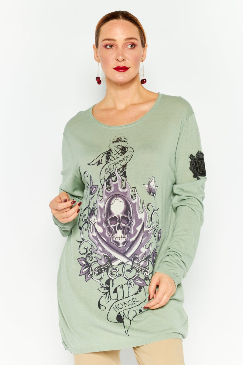 Ed Hardy بلوزة نسائية بياقة دائرية بأكمام طويلة بشعار العلامة التجارية، أخضر - Image 1