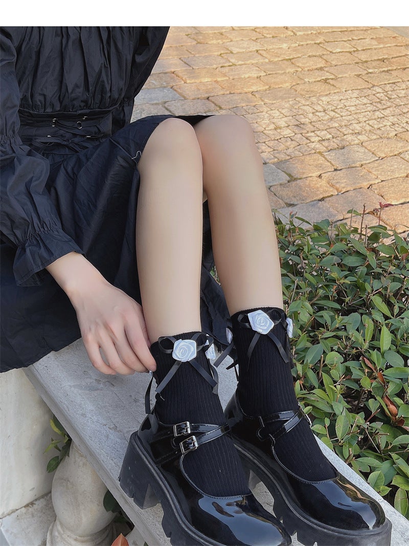Japanese Lolita Sweet Retro Black and White Flower Bow Handmade Cotton Socks Threaded Pile Socks Children JK - Image 1