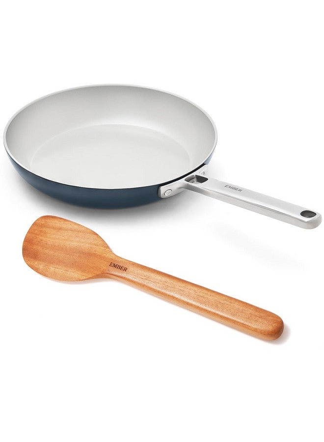 Ember Cookware مقلاة إمبر كوكوير أركيلا سيراميك غير لاصقة 24 سم | مقبض من الفولاذ المقاوم للصدأ | 1x ملعقة مسطحة | آمنة للاستخدام مع الحث | مقلاة غير سامة | خالية من PFAS و PTFE | سلسلة كابري | زرقاء - Image 1