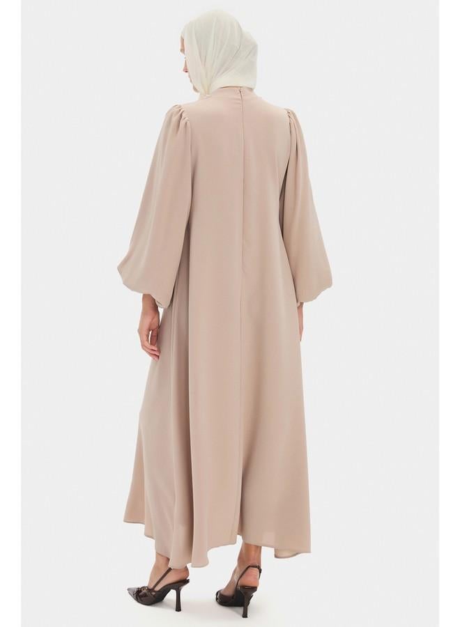 جون فستان نسائي بياقة عالية وتفاصيل حجرية عند الخصر وأكمام بالون من جـون - Image 5