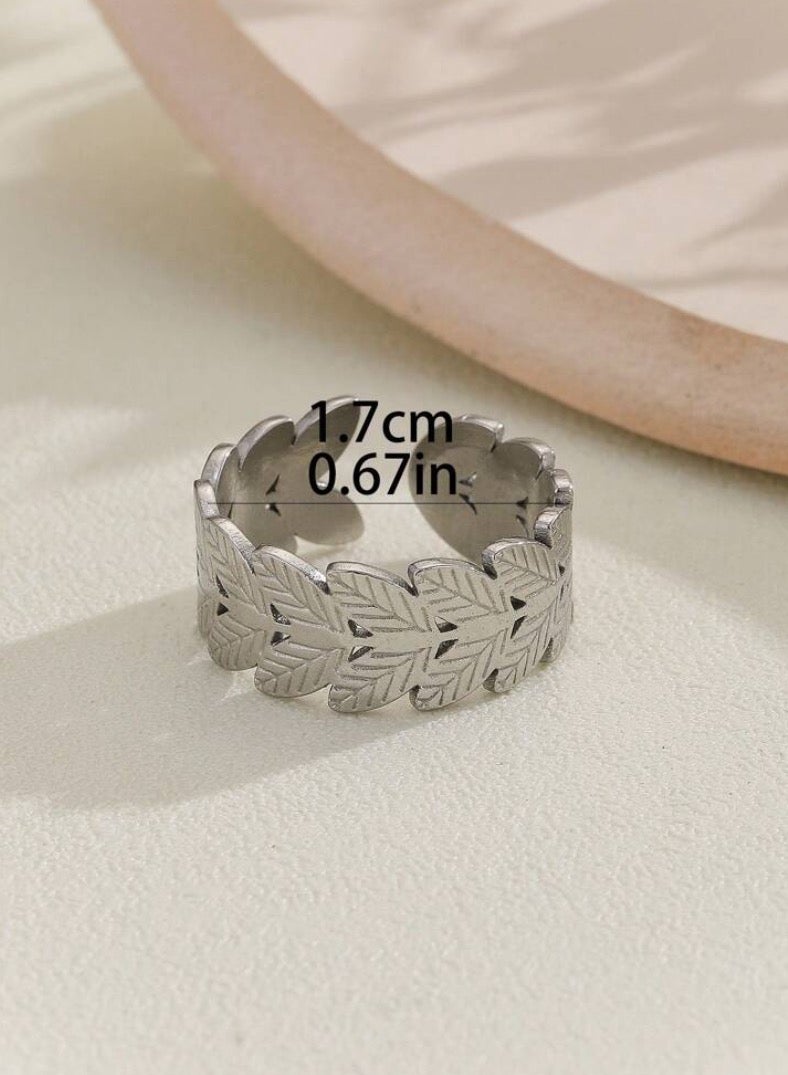 إيكوال خاتم نسائي من الاستانلس ستيل باللون الفضي انيق وعصري بمقاس موحد - Image 2