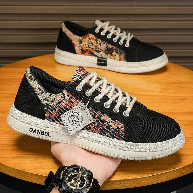Unisex Casual Sneaker Shoes - Image 1
