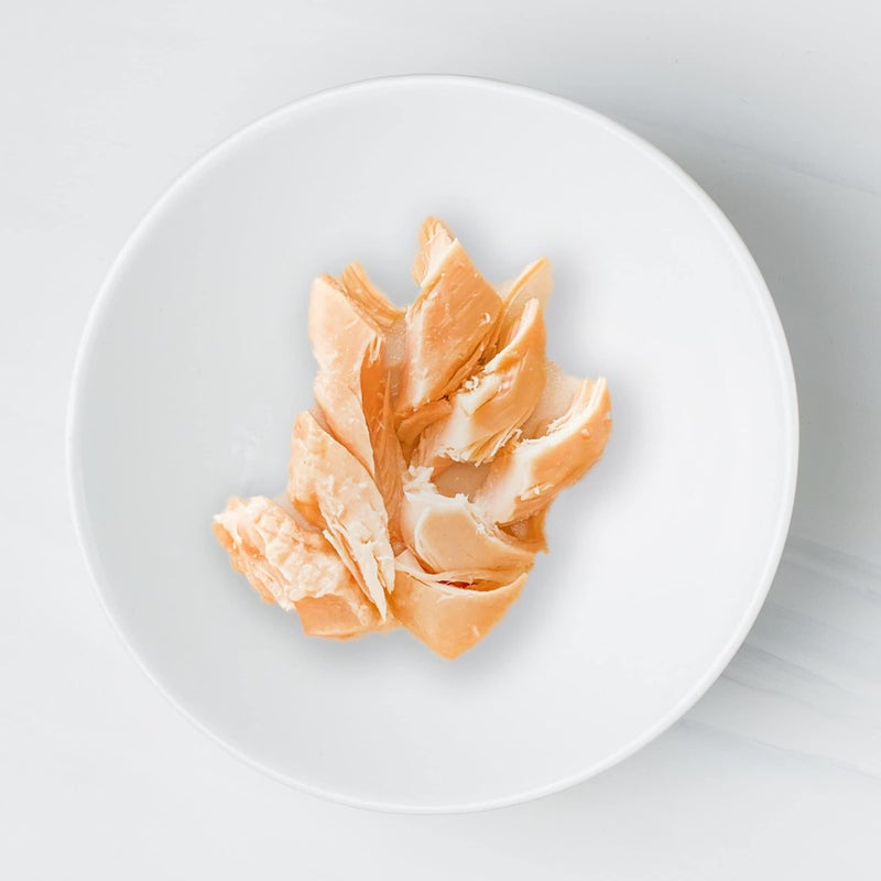 INABA Premium Hand-Cut Grilled Chicken Fillet Cat Treats/Topper with Vitamin E and Green Tea Extract, 0.9 Ounces Each, Pack of 6, Shrimp Broth - Image 3