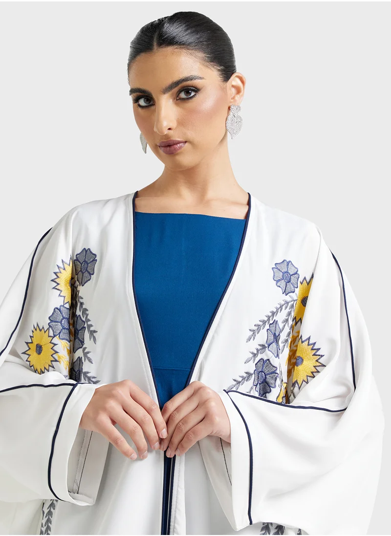 خزانة Embroidered Abaya With Sheila