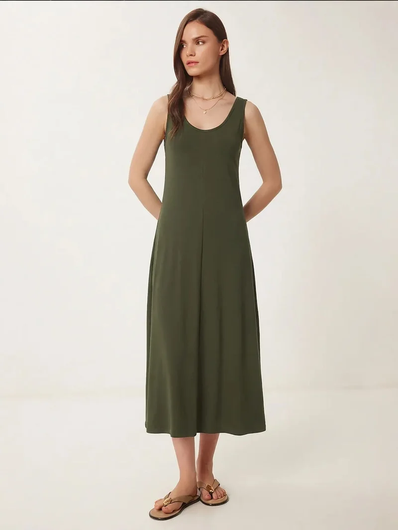 السعادة في إسطنبول ISTANBUL U Collar Midi Dress