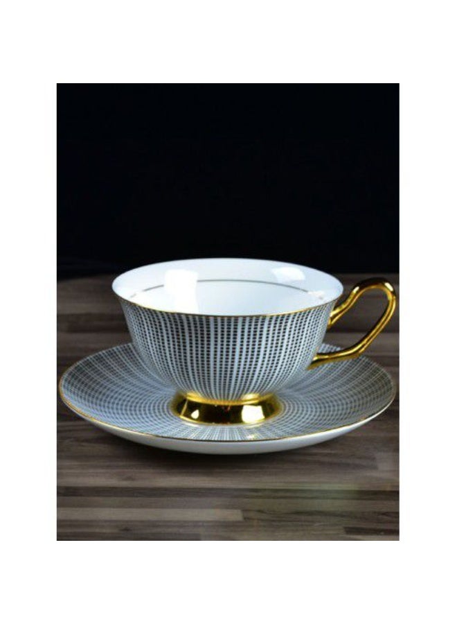 Mug with saucer made of ceramic and elegant design  - Image 2