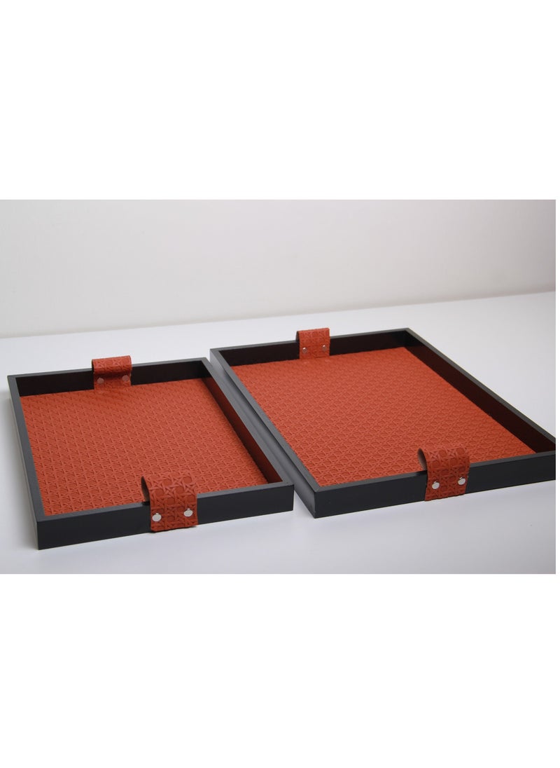 A set of serving trays consisting of two pieces, in attractive colors, with an elegant touch.Black \Brownr.