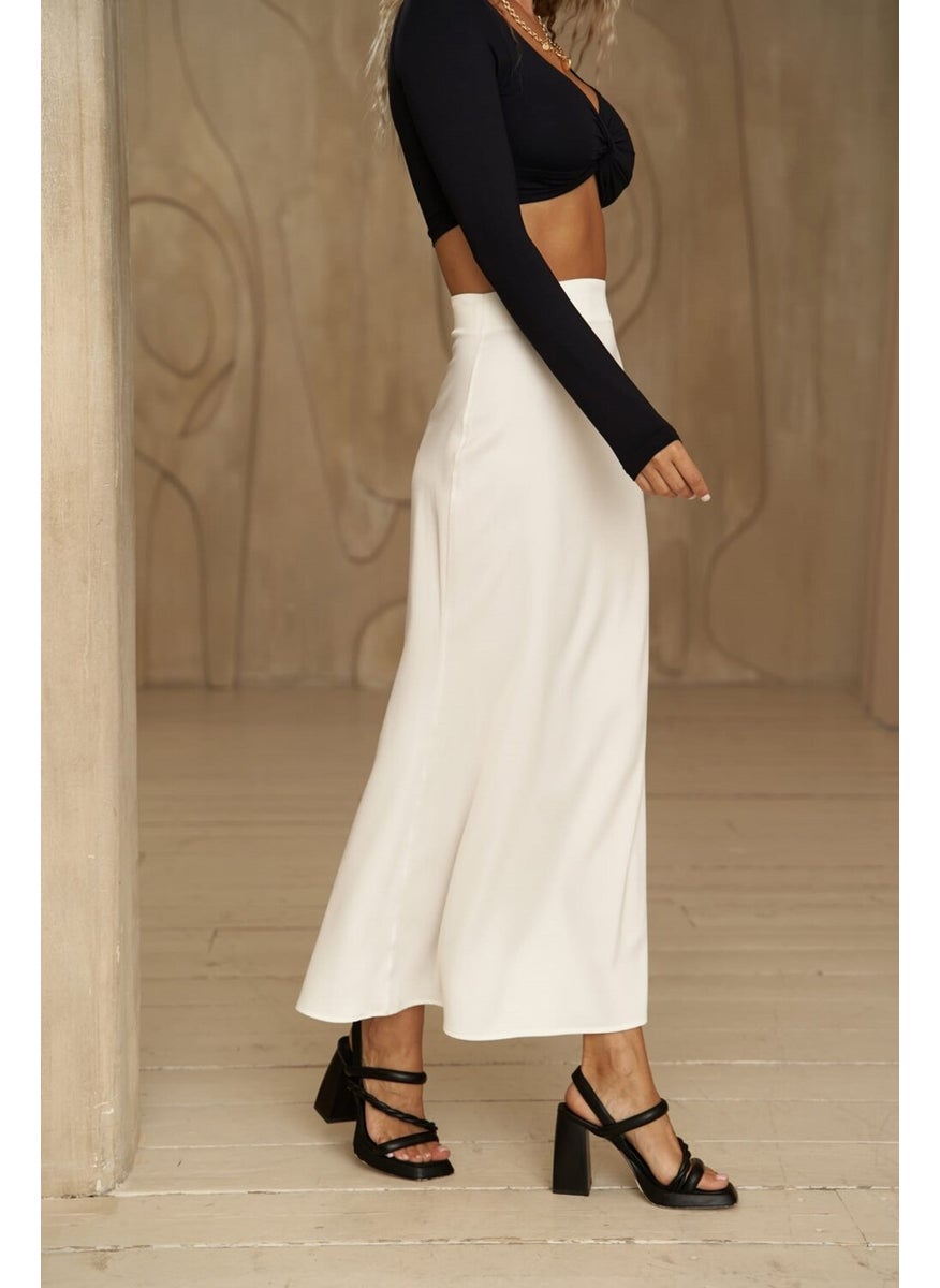 Collection Andrea White Satin Skirt - pzsku/Z0E04BB165F5819E0A86CZ/45/_/1728061352/5a588403-cce2-4ed3-9cae-1e9c1aff2c10