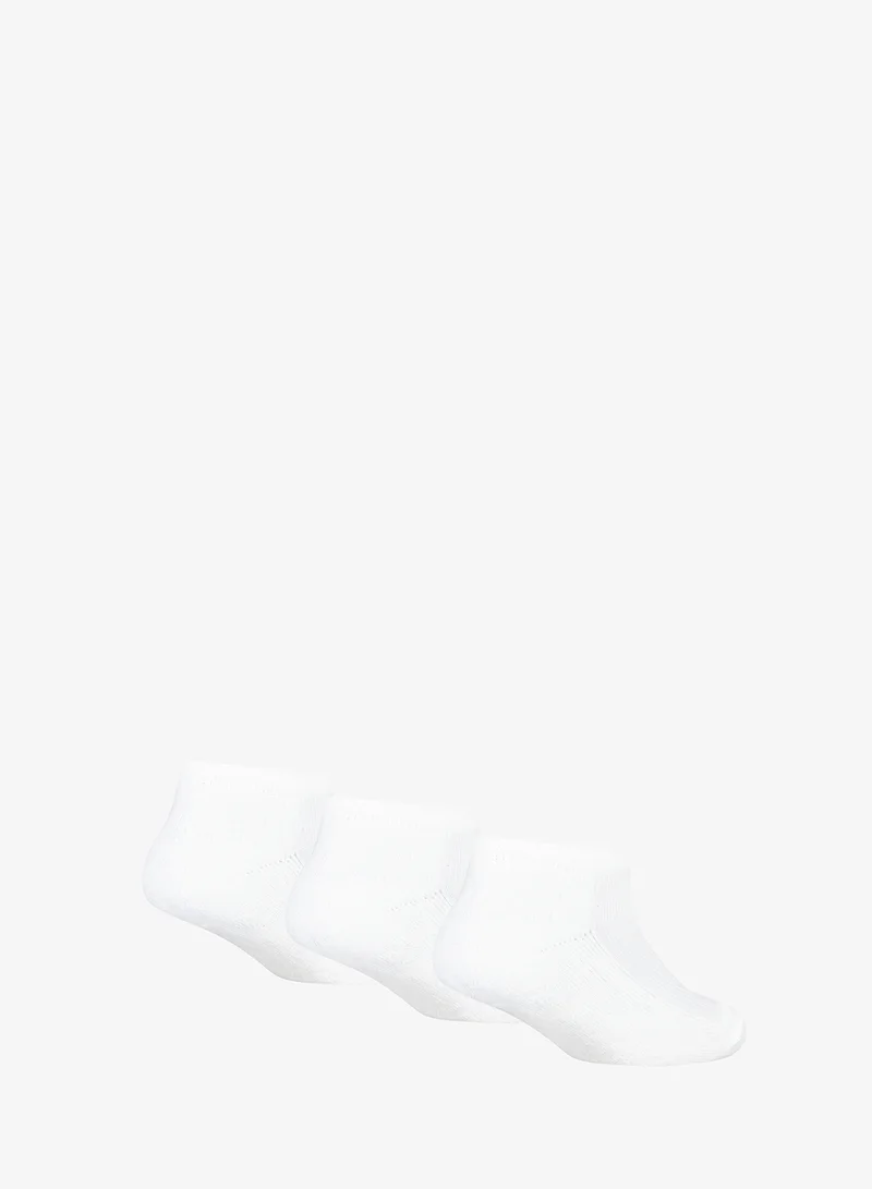 نايكي ثلاث جوارب أساسية للأطفال غير ظاهرة