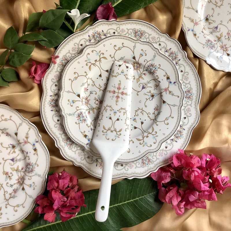 Vigneto | White Pattern Snack Set (1 Serving Plate, 6 Quarter Plates, 1 Server) | Finest Premium Porcelain | Luxury Tableware - Image 1