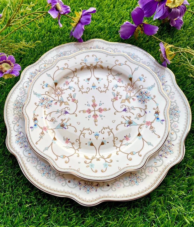 Vigneto | White Pattern Snack Set (1 Serving Plate, 6 Quarter Plates, 1 Server) | Finest Premium Porcelain | Luxury Tableware - Image 4
