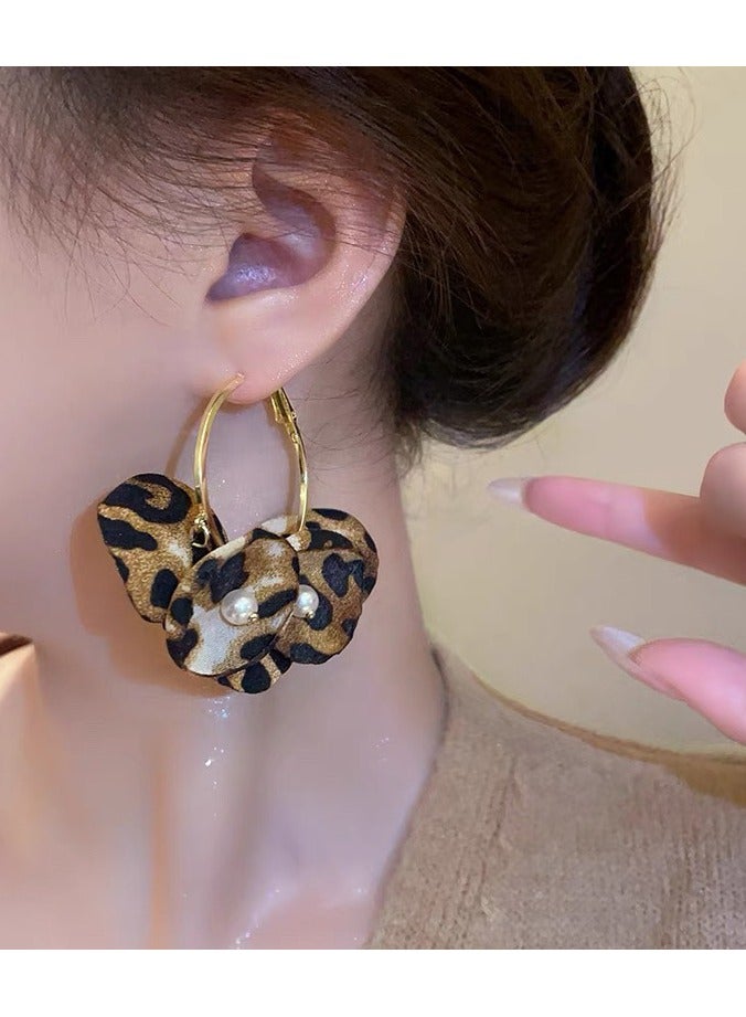 ELLA Pearl mesh leopard print flower earrings autumn Maillard style vintage sweet and versatile earrings new fashion earrings - Image 2