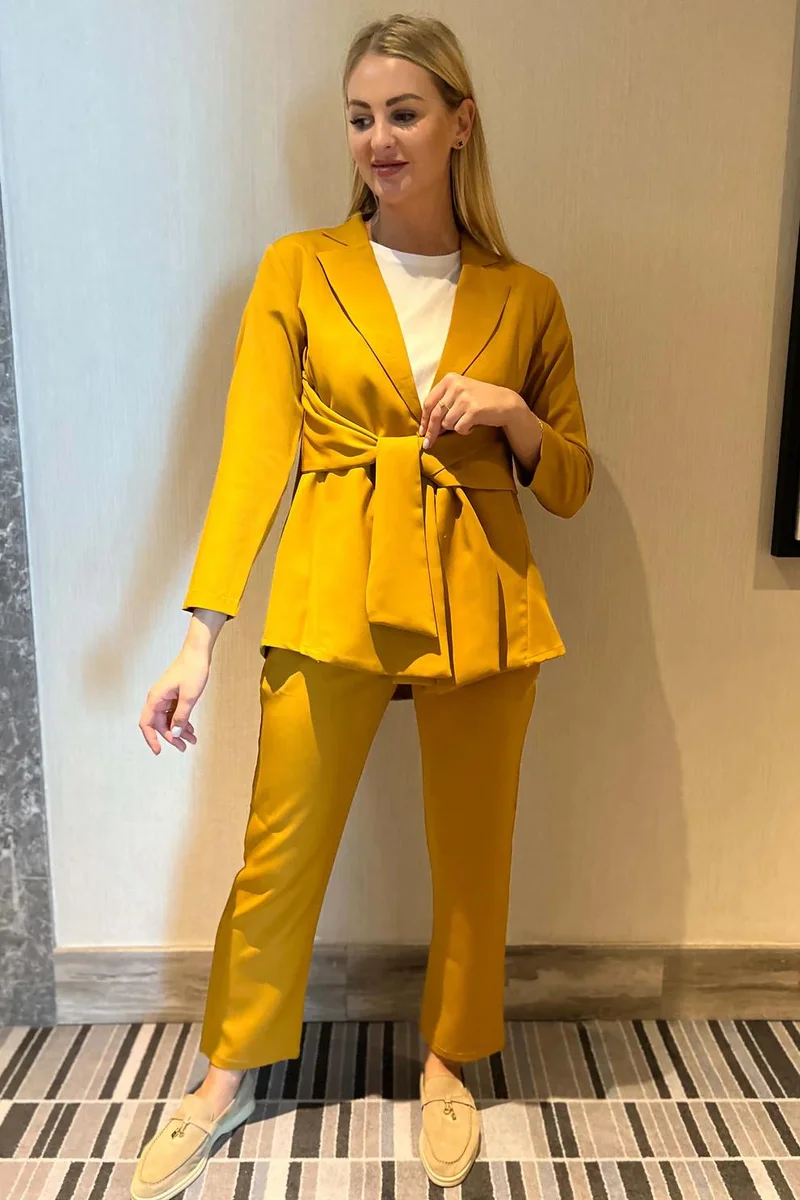 Moistreet Tie Detailed Barbie Crepe Fabric Blazer And Pants Set