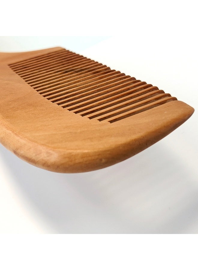 عبوة 2 قطعة من أمشاط فك التشابك الخشبية يدوية الصنع 100% من خشب الصندل الأخضر الطبيعي - مشط أسنان ناعم ومضاد للكهرباء الساكنة | مشط خشبي عطري لفك تشابك الشعر المبلل والجاف، ومناسب لجميع أنواع الشعر. - Image 2